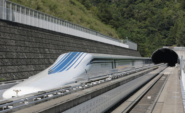 japan-maglev-train-1